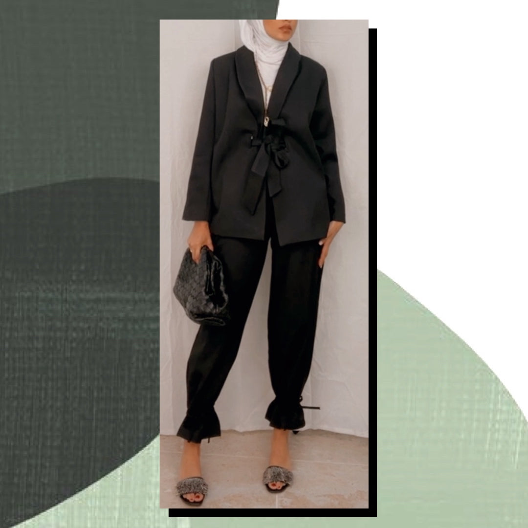 Black waisted blazer and pant ( قطعتين بليزر و بنطلون )