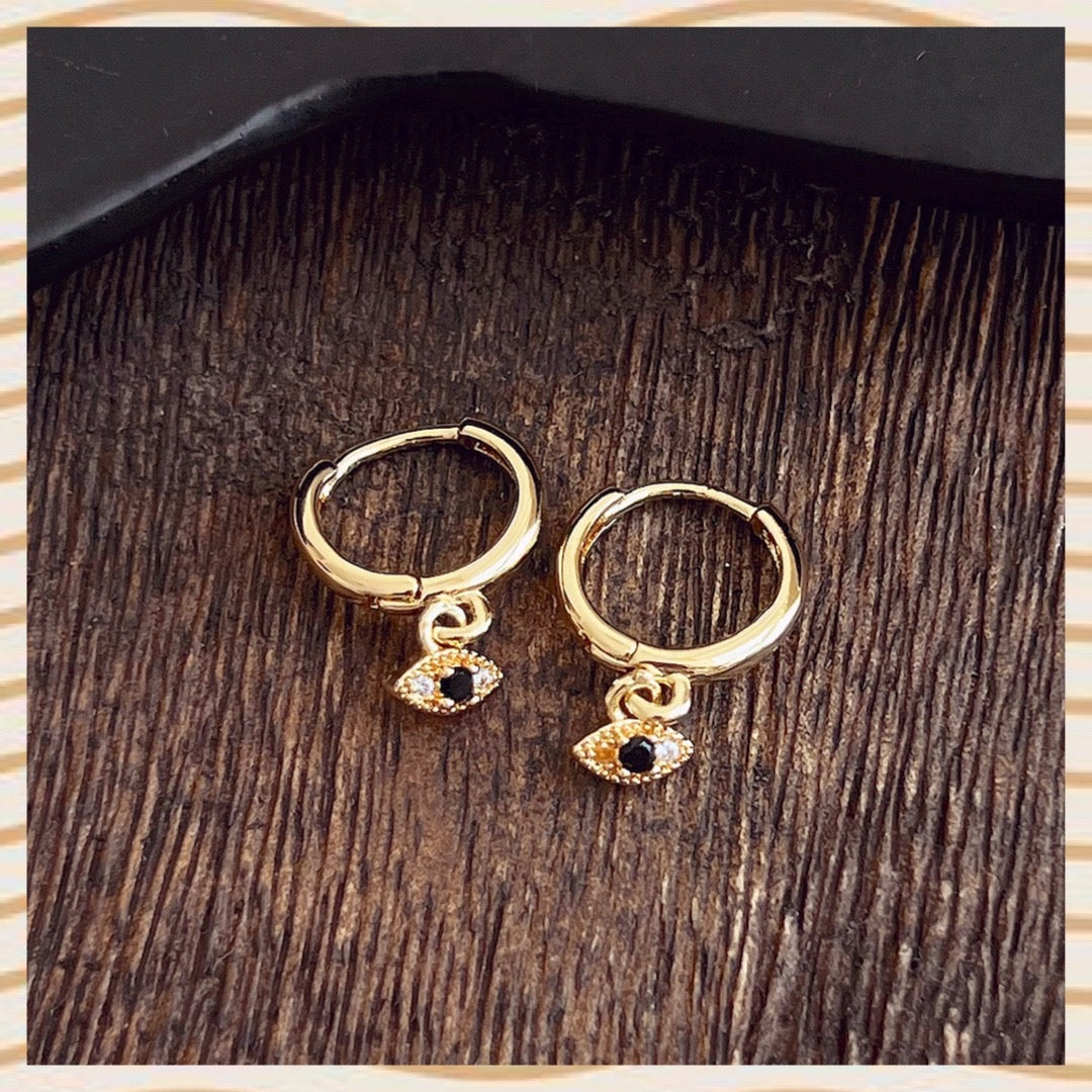 Eye B earring