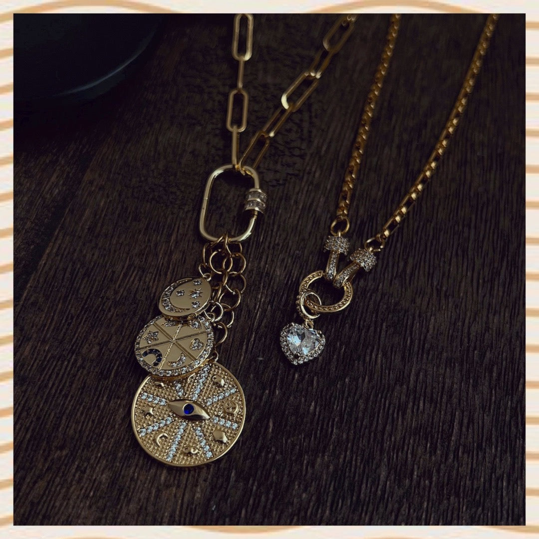 Triple round necklace