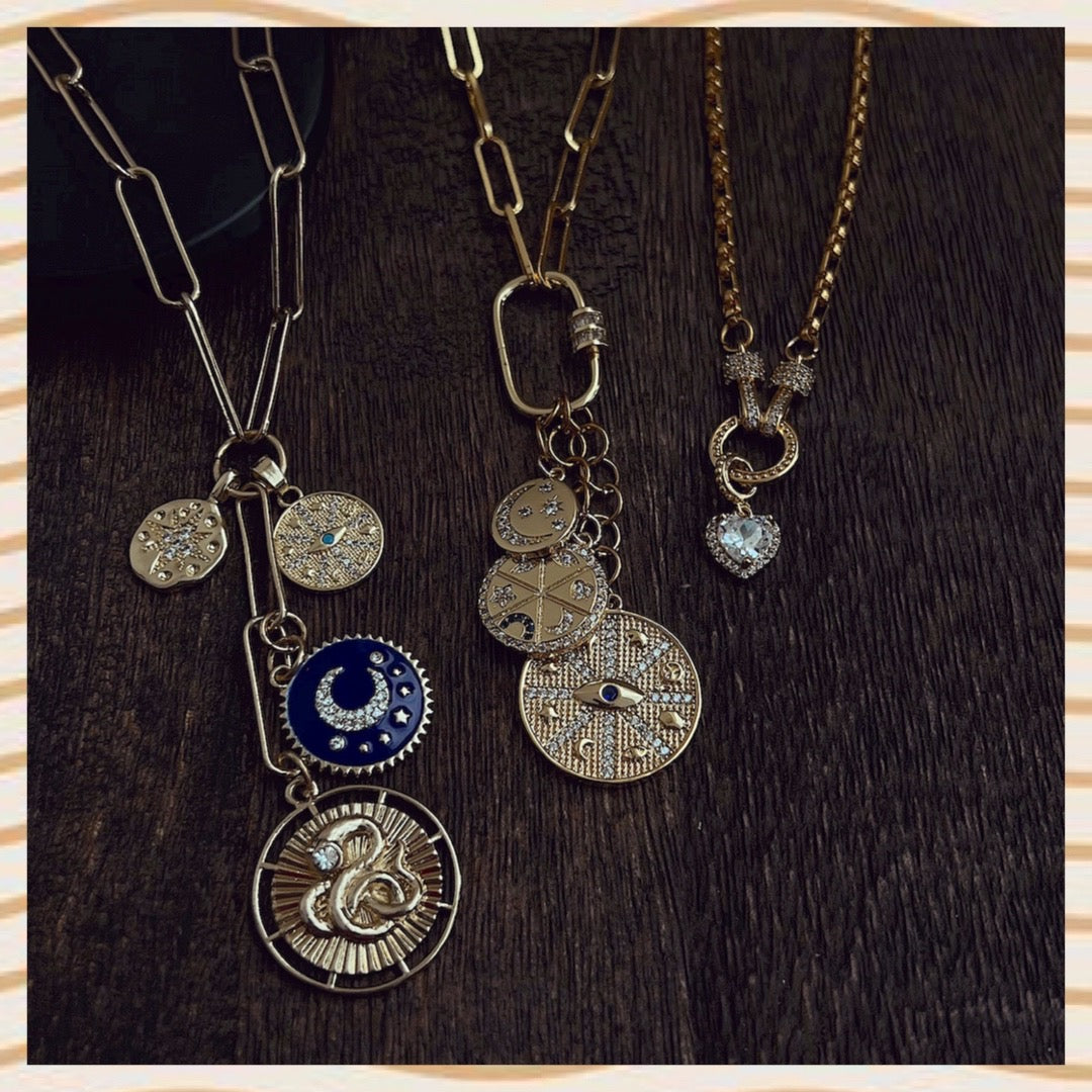 Triple round necklace