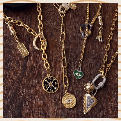 Greeneyelove necklace