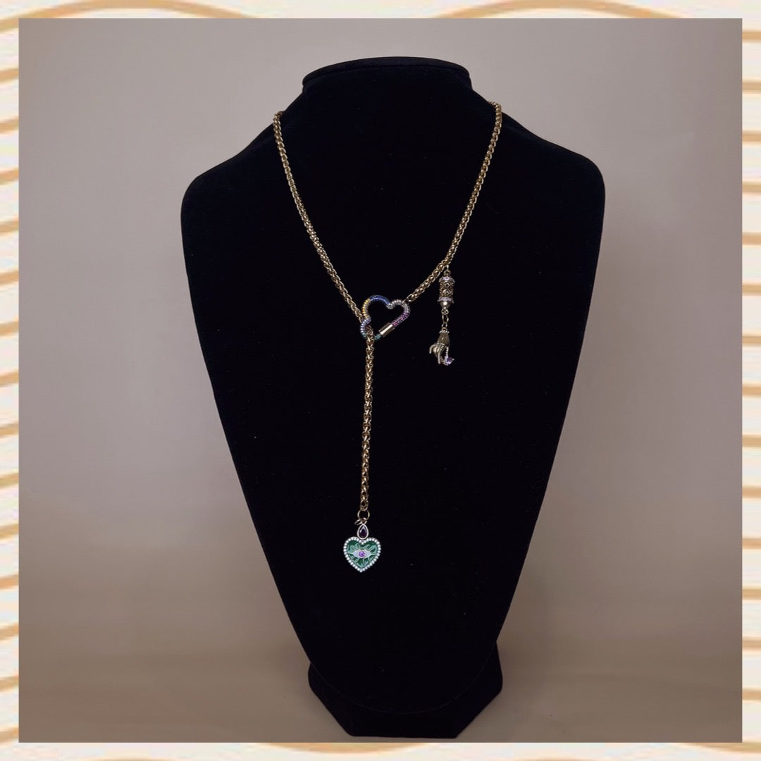 Greeneyelove necklace