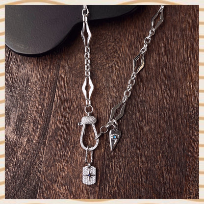 LUB0 necklace